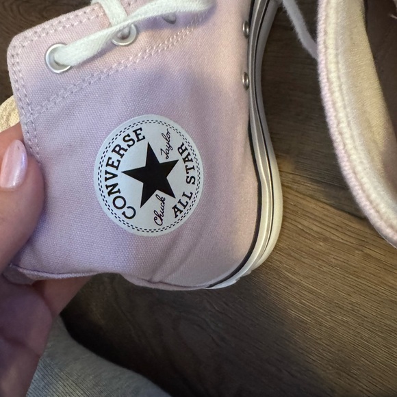 Light Lavender and White All Star Lift Platform - Picture 3 of 5